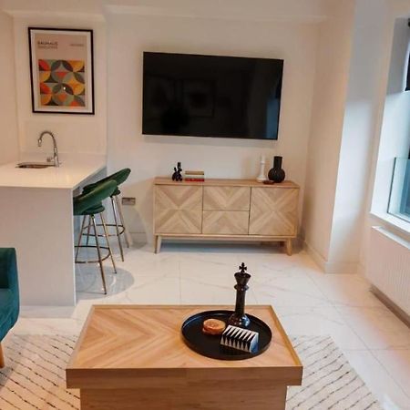 Luxury Apartment: City Centre, Stylish, Modern Честер Екстер'єр фото