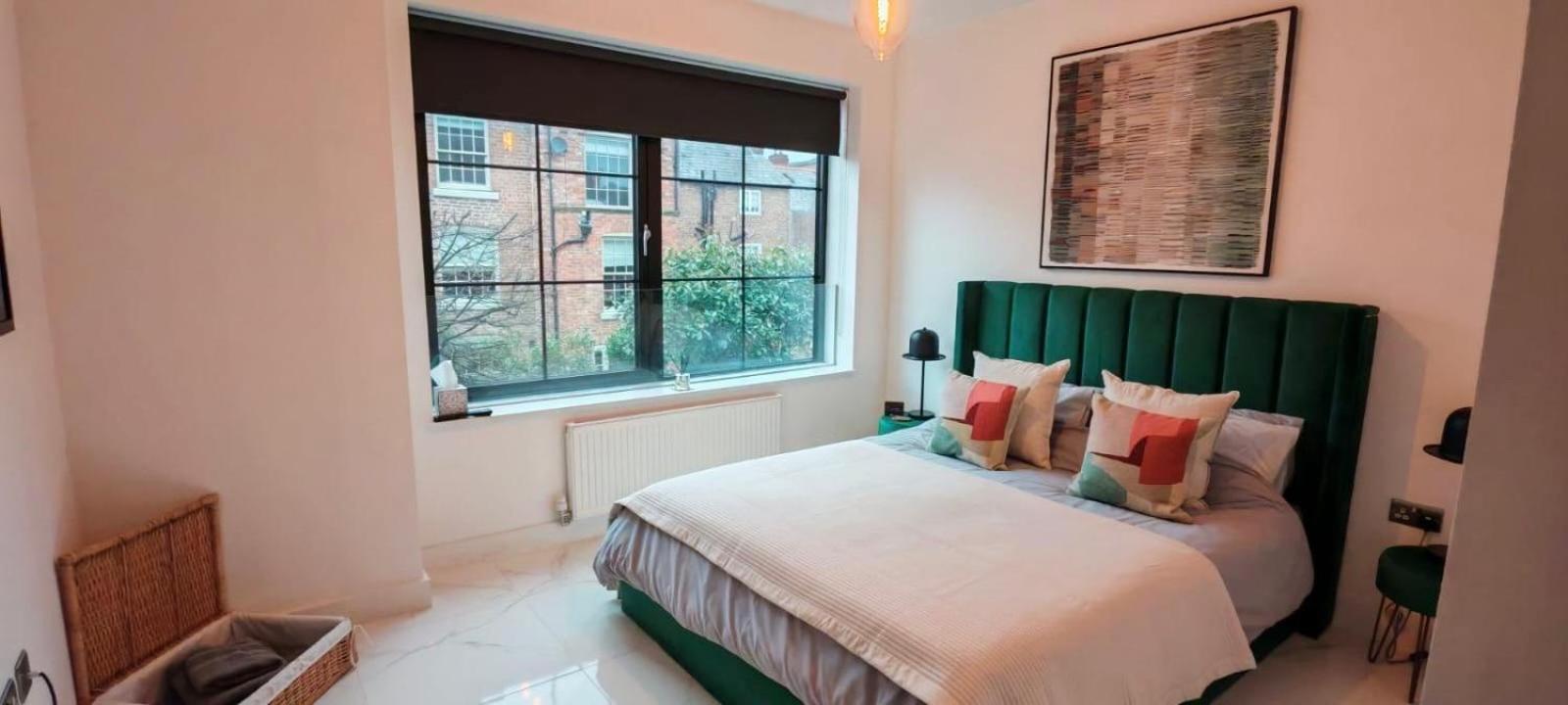 Luxury Apartment: City Centre, Stylish, Modern Честер Екстер'єр фото